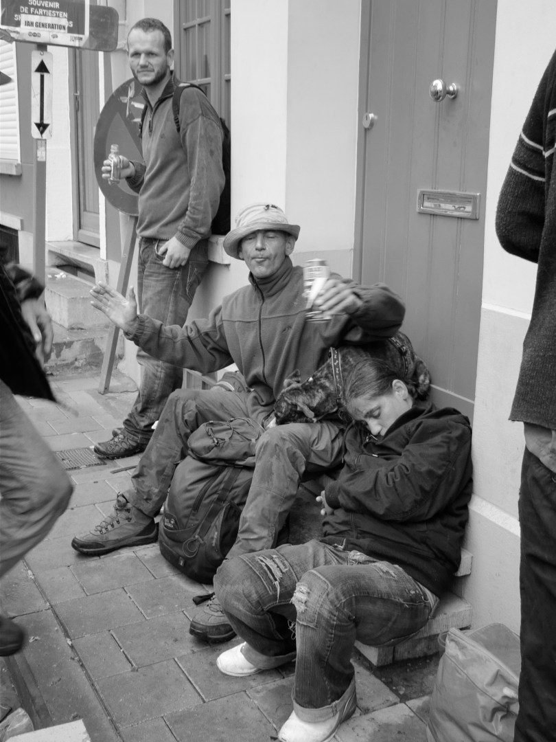 After-party Een drempel nabij de Vlasmarkt is een ideale locatie voor een wilde after-party.