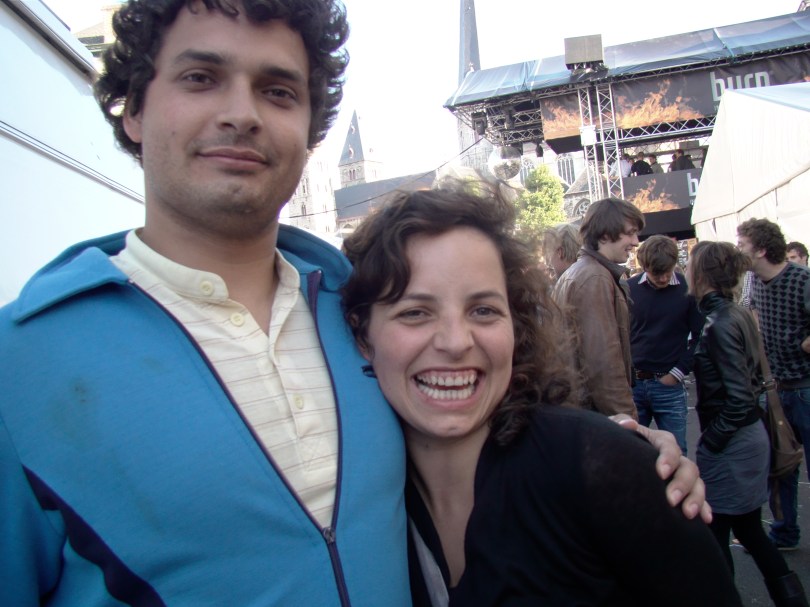 Dokter Lowie & Eline Zijn het Gentse Feesten? Dan kan het niet missen dat Dokter Lowie zijn zuster Eline nog eens tegenkomt op de Vlasmarkt.