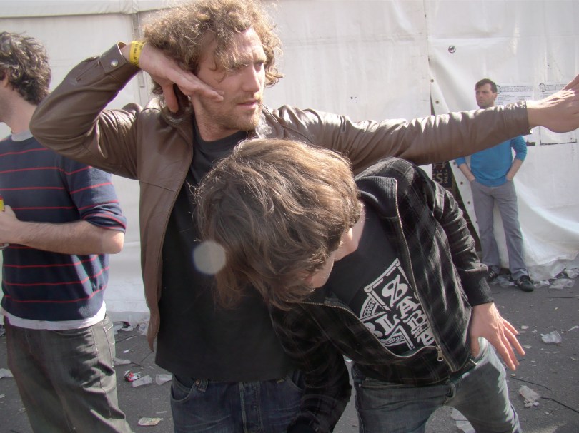 Twee palingvissers uit Overmere beelden hun prooi uit. "De beste paling vang je bij ons in het Donkmeer." Allen daarheen!