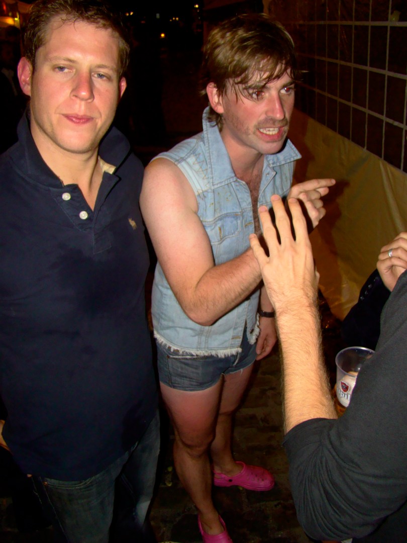 Op de Patersholfeesten gaan sommigen gekleed in een outfit waarmee ge niet in bepaalde achterbuurten moet gaan paraderen.