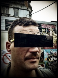 Edmond Cocquyt jr. begeeft zich onopvallend op de Vlasmarkt. 'Als ik word herkend, klampt iedereen mij aan.'