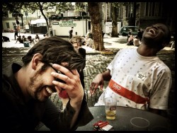 Helemaal uit Congo is David naar de Gentse Feesten gekomen om ons te terroriseren met zijn aanstekelijke lach.