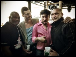 Het roze hemd van Gerald Claes doet menig mannenhart sneller slaan.