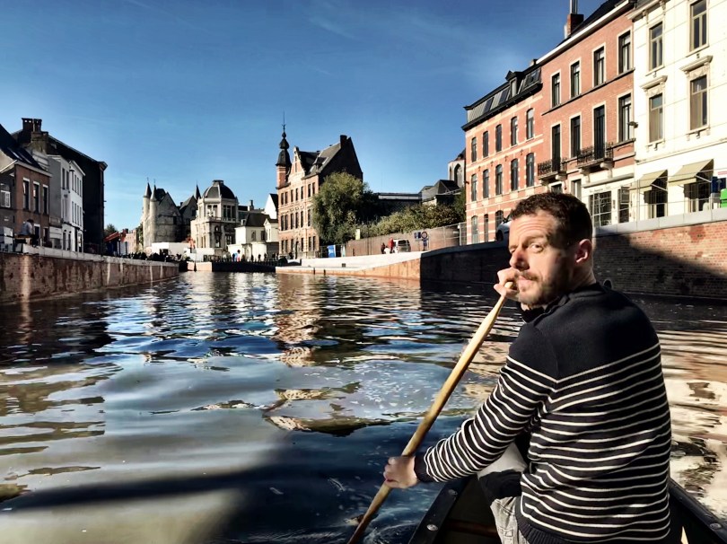 Wouter sprong snel in m'n kano en zo konden wij als allereersten de Reep op varen.